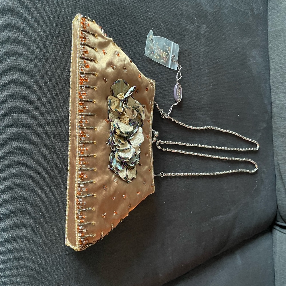 Clutch- New- luvshoes Canada.